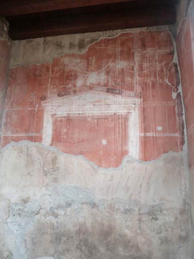 IV.4 Herculaneum. September 2015. Courtyard 3, north wall.